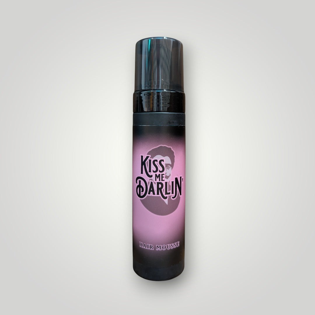 Kiss Me Darlin' Roma hair mousse for volume and shine, enriched with pro-vitamin B5. Lightweight formula.
