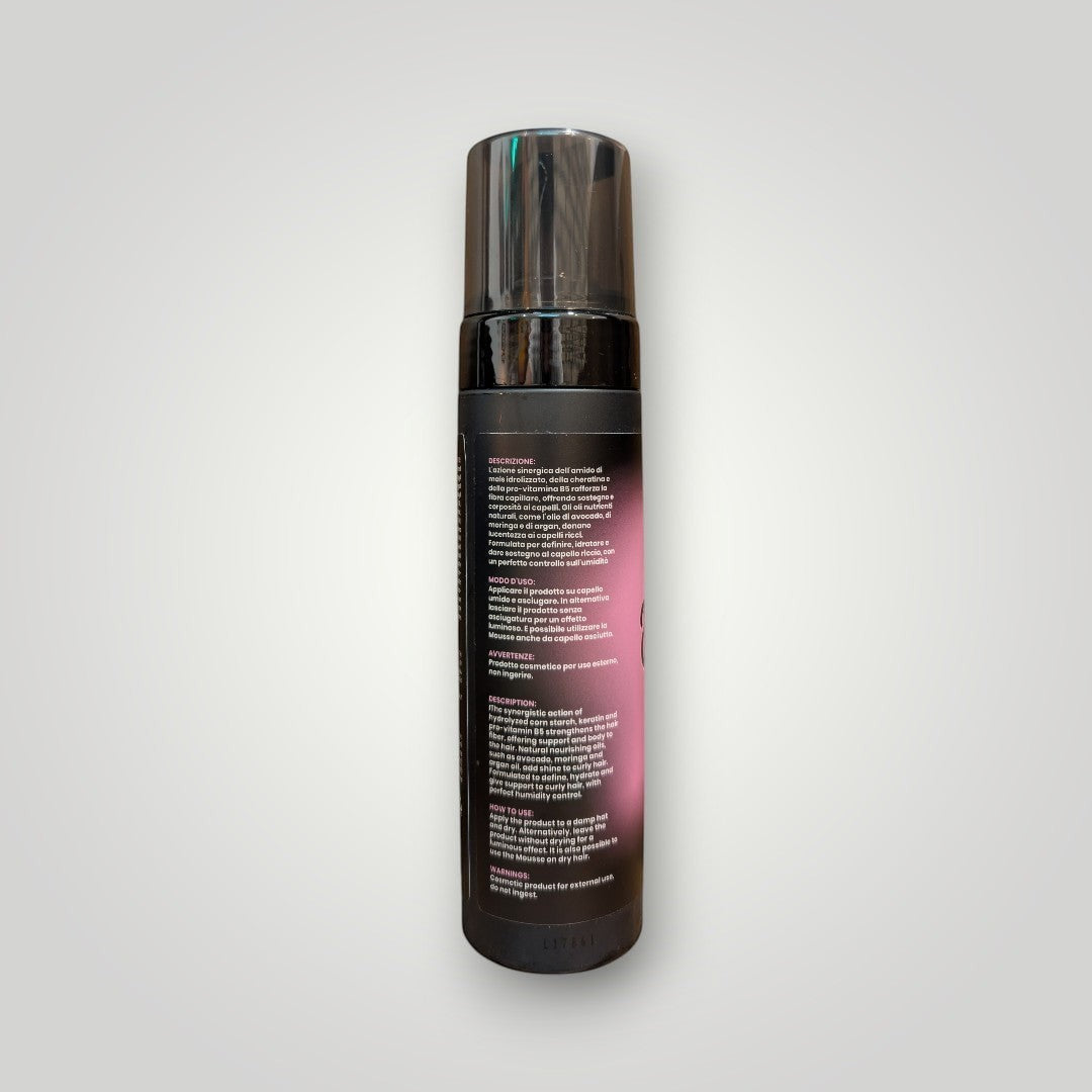 Kiss Me Darlin' Roma Hair Mousse Volumizzante, pro-vitamina B5, per volume, morbidezza e lucentezza.