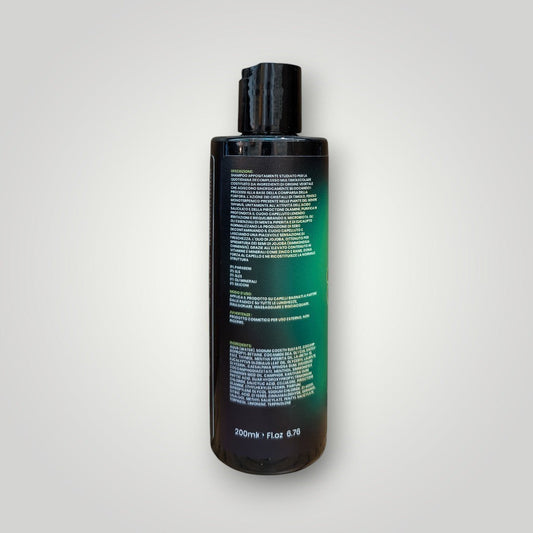 Kiss Me Darlin' Roma shampoo antiforfora 200ml, combatte la forfora e rivitalizza il cuoio capelluto con ingredienti vegetali.